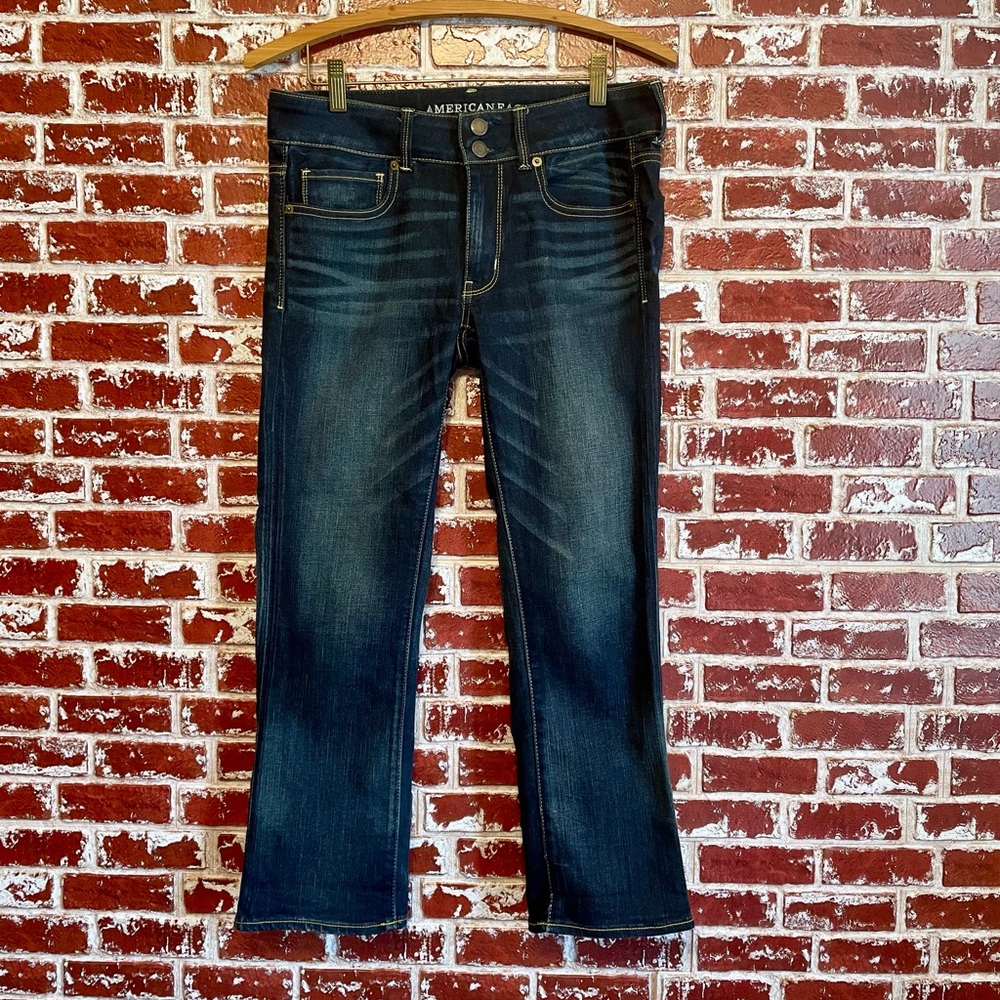 American Eagle Super Stretch Artist Crop Dark Wash Jeans. Size 6